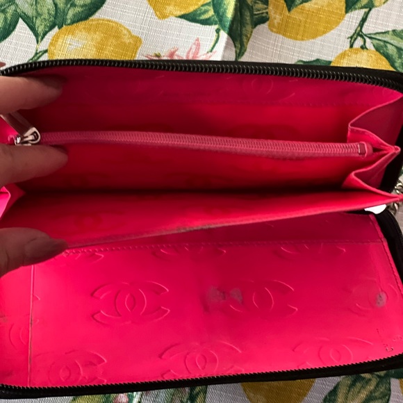 Traded CHANEL Swarovski 🤩 Crystal strassed clutch - Picture 15 of 16